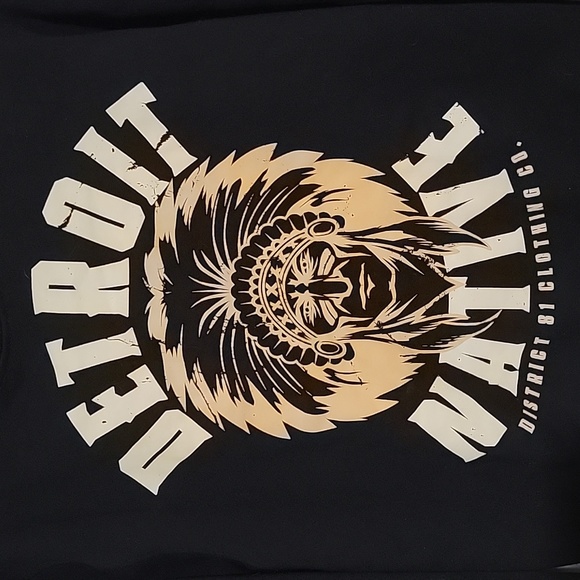 Sweatshirt - Picture 2 of 5